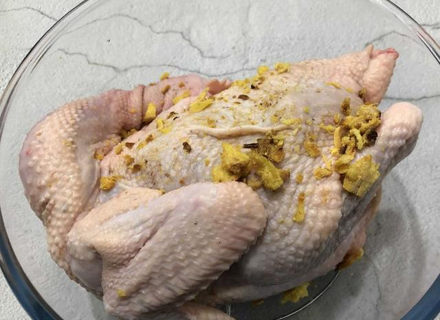 Trổ tài với cách làm gà nướng muối tiêu đãi cả nhà ngày cuối tuần-3