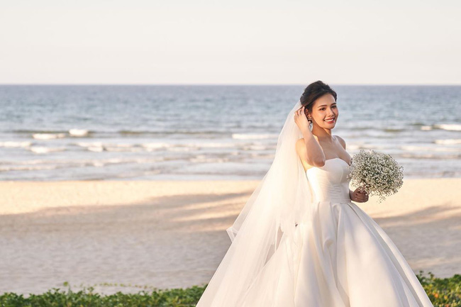 Sau 2 tháng kết hôn với thiếu gia Cocobay, Phanh Lee tiếp tục tung thêm ảnh trong đám cưới bí mật-2