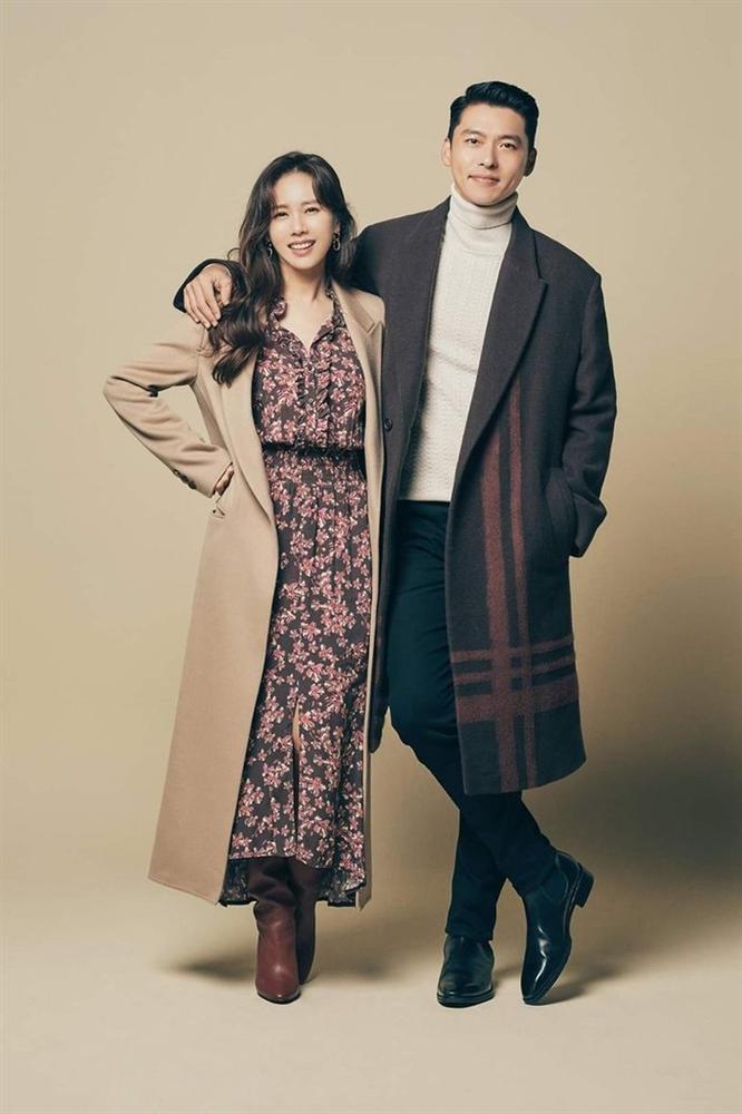 Hyun Bin - Son Ye Jin diện đồ ton-sur-ton tình bể bình-10
