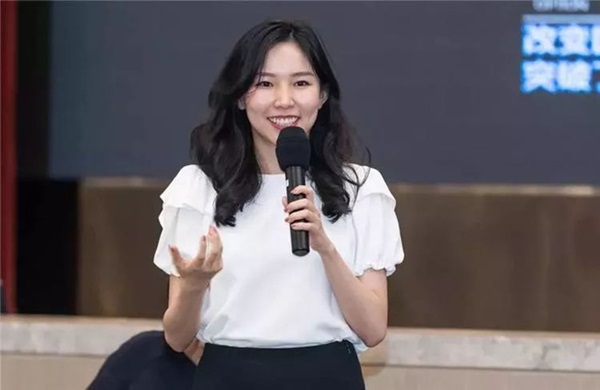 Thiên kim giới siêu giàu Trung Quốc: 23 tuổi thừa kế tài sản hơn 330 nghìn tỷ đồng, đính hôn với Thái tử của tập đoàn bán lẻ lớn nhất nước-1