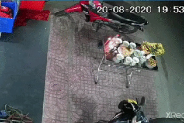 Vụ trộm SH ngay giữa ngã tư ở Hà Nội, chủ xe đăng clip lên mạng cùng lời nhắn đặc biệt-2