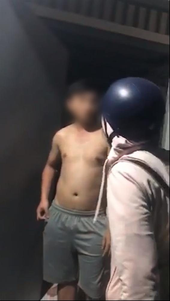 Chồng bình thản khi bị bắt quả tang ngoại tình, vợ lớn tiếng dằn mặt nhân tình: Cô tưởng có mình cô hả, tôi bắt bao nhiêu đứa rồi nha-2