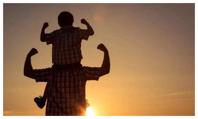 Mẹ cụt tay chăm con bằng chân, nhìn những hình ảnh đời thường khiến nhiều người rơi lệ-7