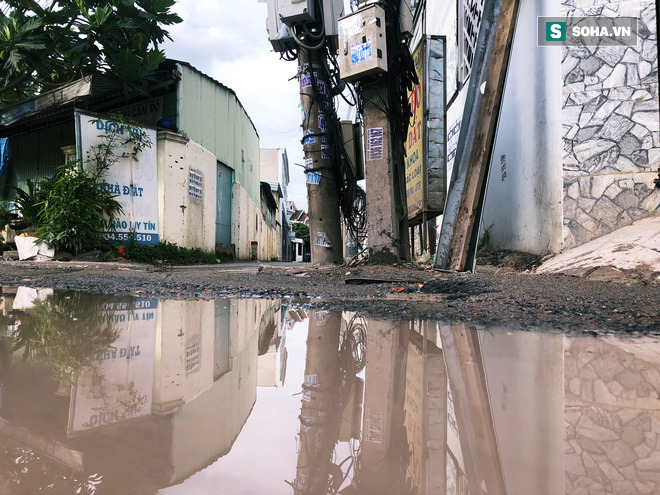 Người cứu 2 mẹ con vụ 3 người bị điện giật thương vong khi ngã xe: Vớt cô ấy lên, tôi chỉ biết khóc vì bất lực-3