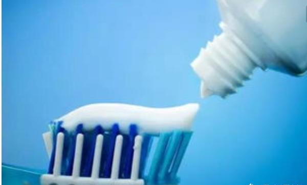 Cách tẩy bồn cầu bị ố vàng lâu ngày mà 90% mọi người không biết-3