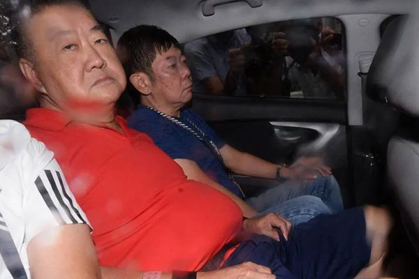 Phát hiện hơn 10 tỷ tiền mặt và di thư trong lúc sắp xếp lại di vật của bố vợ, con rể ngay lập tức ly hôn vợ-2