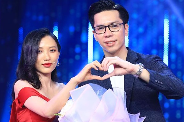 Tập cuối Người ấy là ai?” chắp vá xuyên suốt, phải dùng hình chụp để chèn vào, khán giả khẳng định sự cố là có thật-8