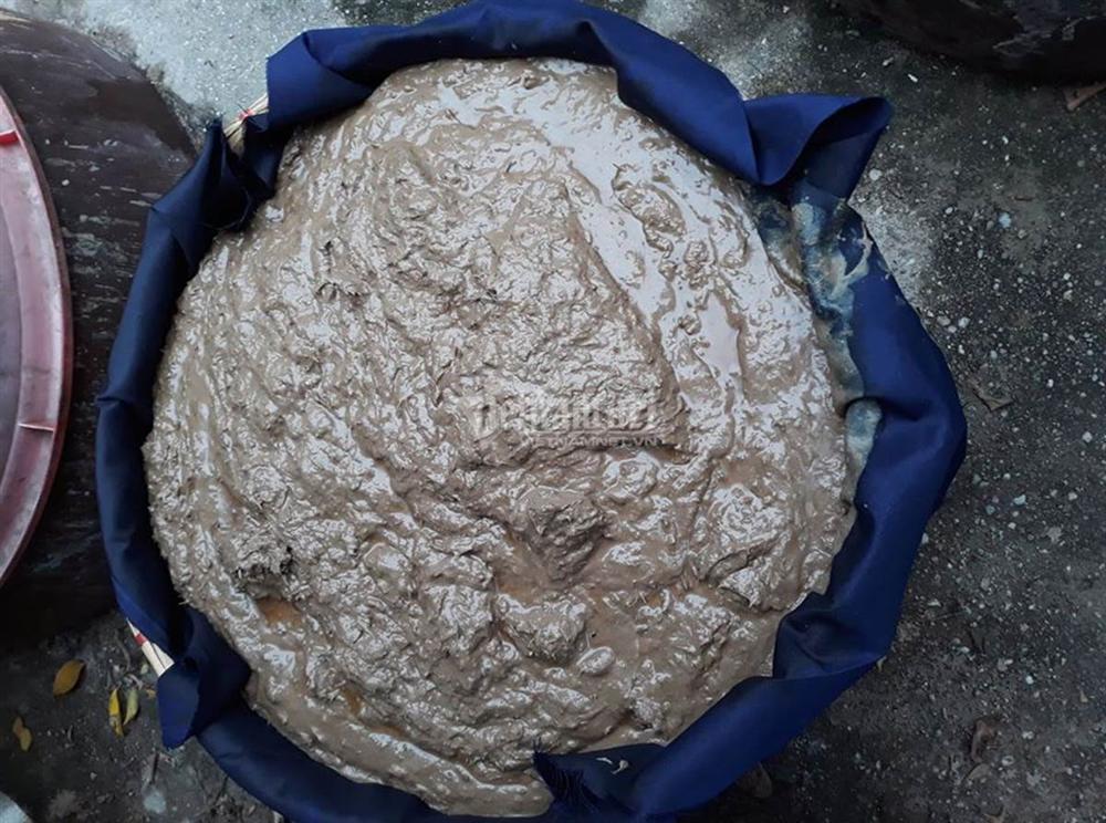 Ủ vại mắm suốt 3 năm, rút nước cốt đặc biệt bán cho dân sành-5