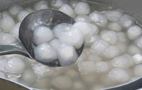 Nghe đâu ăn chè đậu đỏ ngày Thất tịch sẽ thoát ế, hội chị em rần rần chia sẻ&nbsp;công thức mong ai cũng có cặp có đôi-5