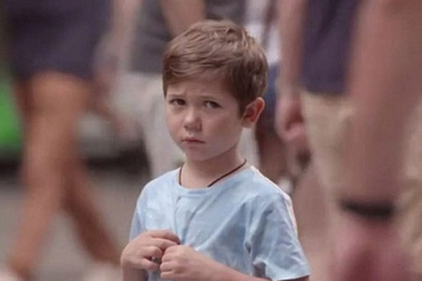 Bố sợ con gái bị lạc liền nảy ra sáng kiến đặc biệt hiệu quả, song mẹ vừa nhìn thấy đã lập tức muốn bùng bổ-6