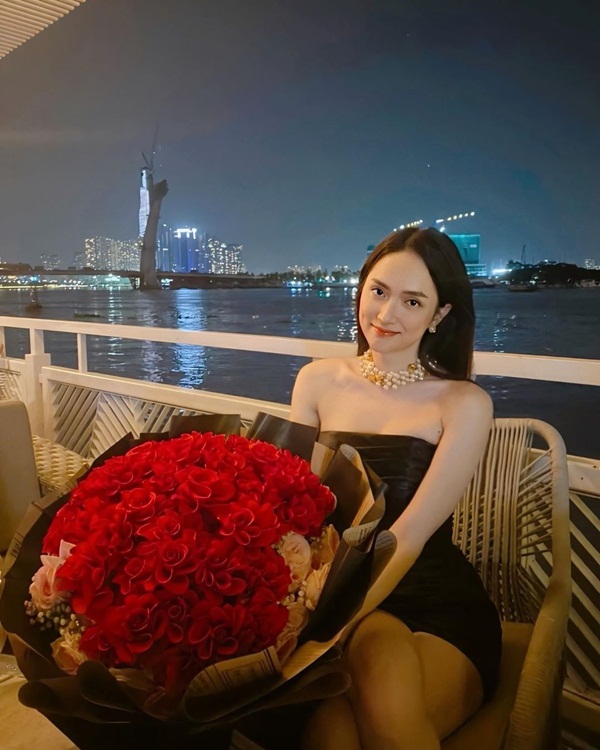 Hé lộ set đồ tiền tỷ của Hương Giang trong ngày hẹn hò kỷ niệm 2 tháng cùng người yêu CEO trẻ tuổi-2