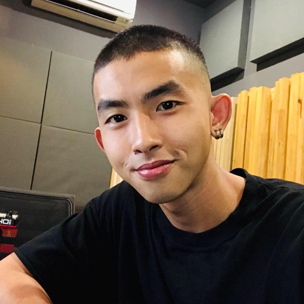 Trai đẹp lộ diện ở tập 5 Rap Việt: Từng đóng nam chính phim điện ảnh, cạo râu cái trông khác hẳn!-5