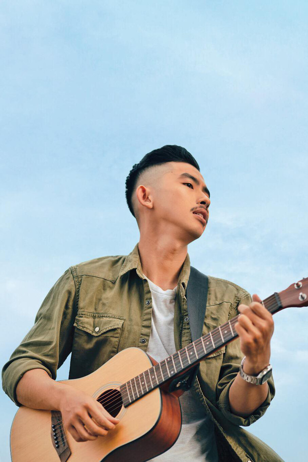 Trai đẹp lộ diện ở tập 5 Rap Việt: Từng đóng nam chính phim điện ảnh, cạo râu cái trông khác hẳn!-3