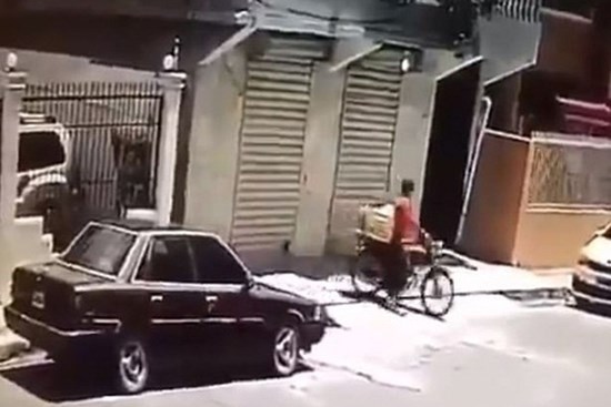 Bé gái 9 tuổi đột ngột mất tích không dấu vết, hình ảnh cuối cùng trên camera của em khiến cha mẹ chết lặng