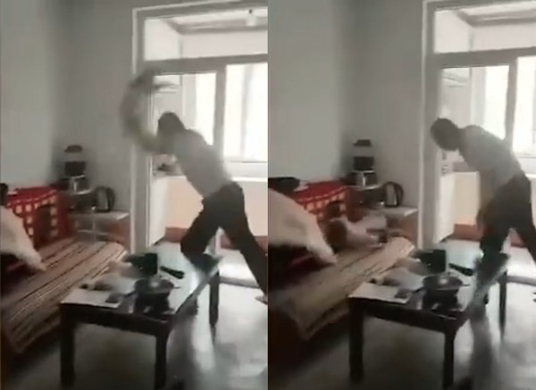 Chấn động MXH: Gia đình cãi nhau, bố liên tục ném con trai hơn 2 tuổi xuống ghế tử vong, mẹ ruột bình thản đứng bên cạnh quay video-2