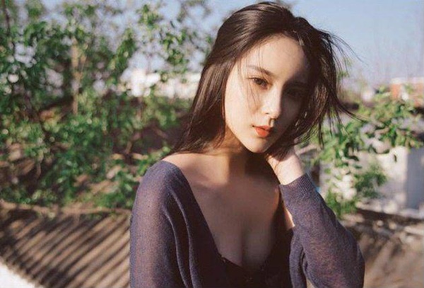 Chồng vừa tắm xong chưa mặc áo vẫn video call cho bạn học cũ, vợ xâu chuỗi các vấn đề rồi phát hiện bí mật động trời và kết cục mới thật hả hê-2