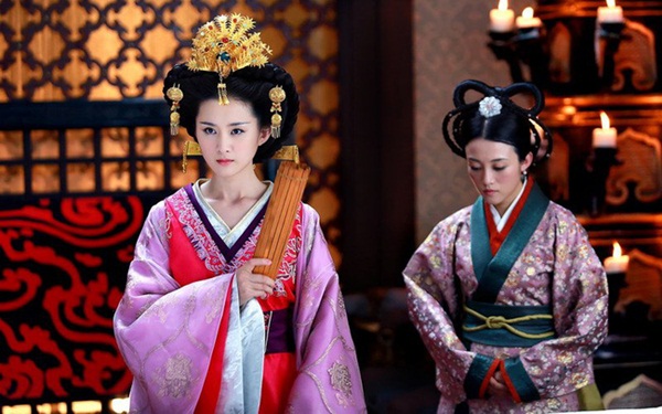 Nữ nhân thăng chức Thái hoàng thái hậu lận đận nhất: Cảm hóa Hoàng đế si tình ái thiếp đã chết, phải hối lộ để cháu nội được lên ngôi báu-2