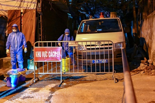 Những shipper áo xanh đi chợ miễn phí giúp người dân Đà Nẵng trong mùa dịch-9