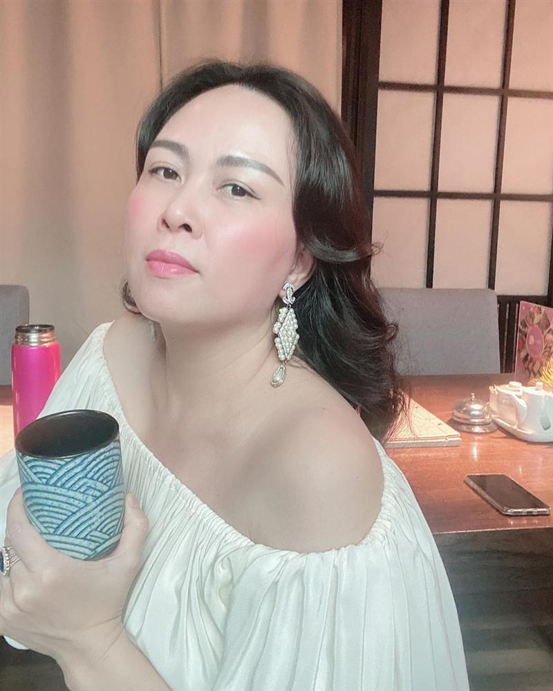 Vừa thoát kiếp mặc xấu, Phượng Chanel đã dẫm lại vết xe đổ với cách lên đồ lôm côm khó hiểu-5