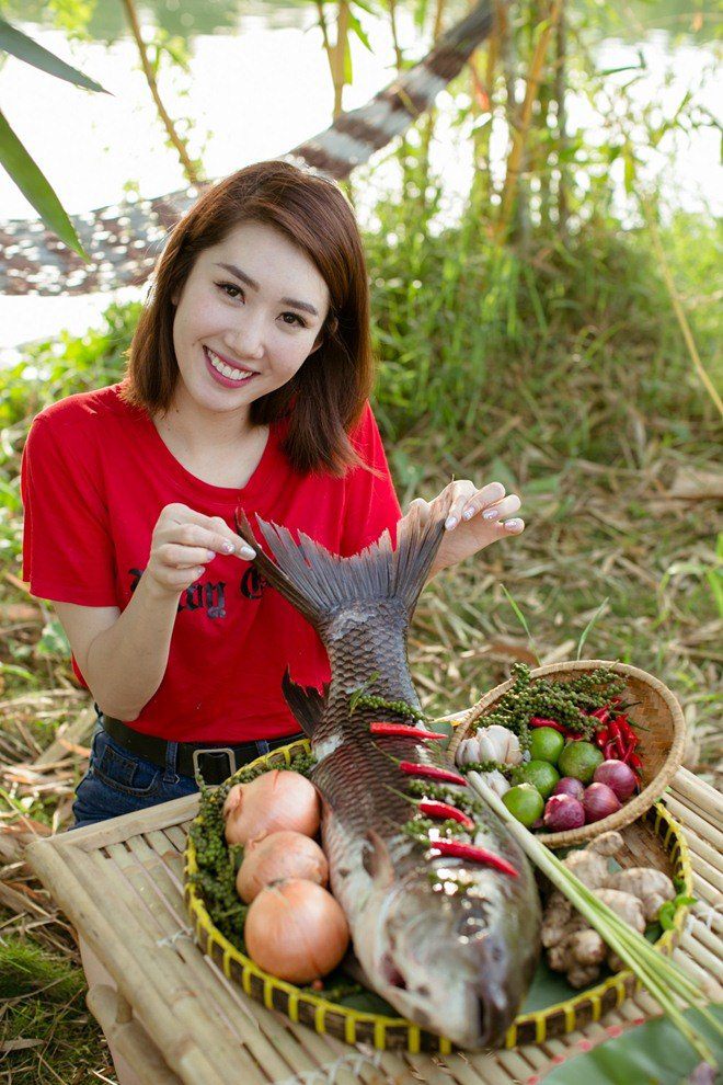 Đến nhà Nhã Phương chơi, Thuý Ngân được Trường Giang đích thân vào bếp, đãi thịt ú ụ-8