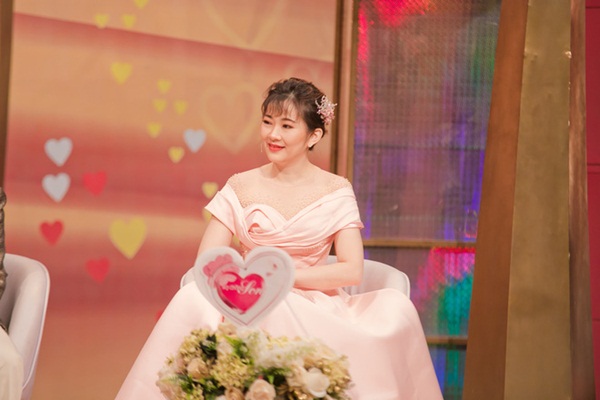 Vợ kém 12 tuổi của Tấn Bo: Hàng xóm nói chồng tôi bê đê-3