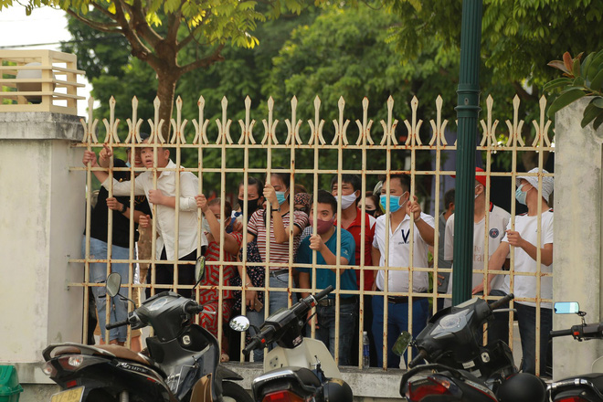 Vợ Đường Nhuệ bật khóc tại phiên xử hành hung phụ xe khách: Tôi rất ăn năn về việc làm của mình, tôi xin lỗi-13