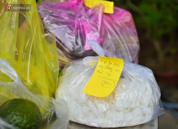 Những shipper áo xanh đi chợ miễn phí giúp người dân Đà Nẵng trong mùa dịch-5