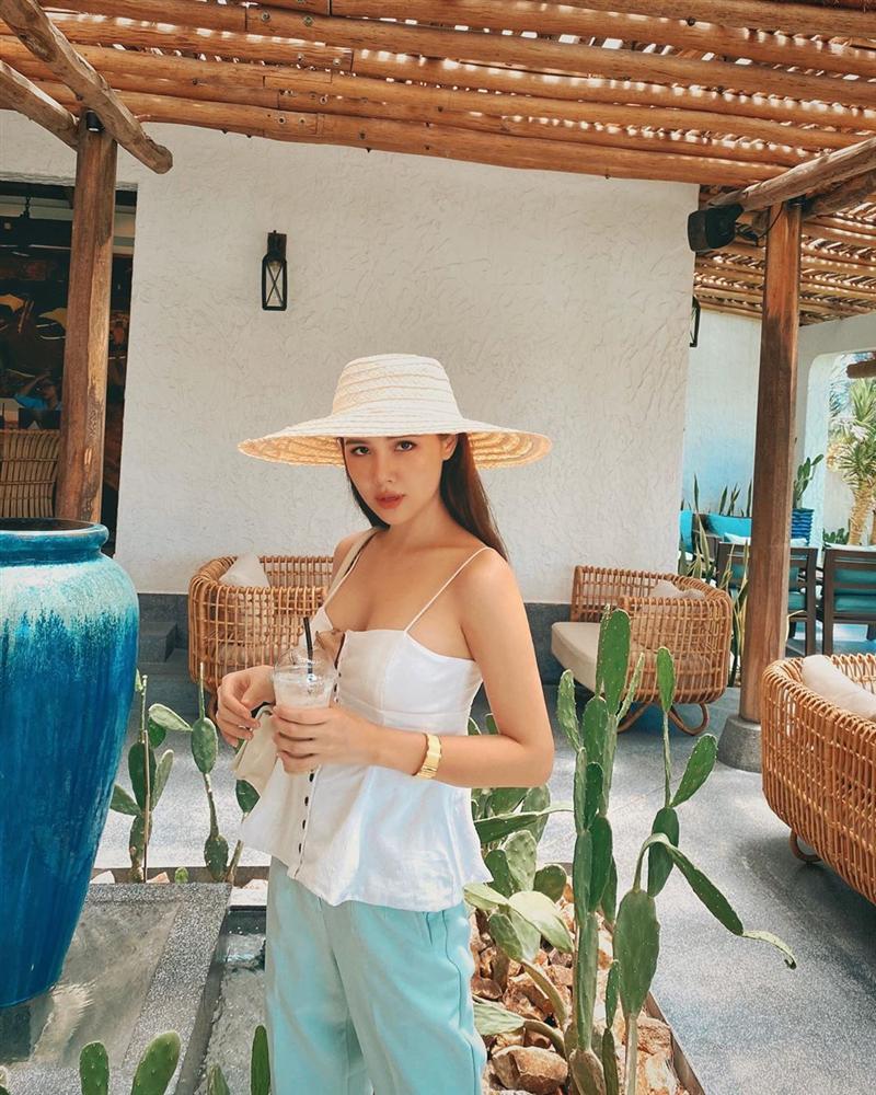 Bà xã của thiếu gia Cocobay khoe làn da mịn màng tuổi 30, bật mí tuyệt chiêu không cần kem nền mà da vẫn căng mọng-3