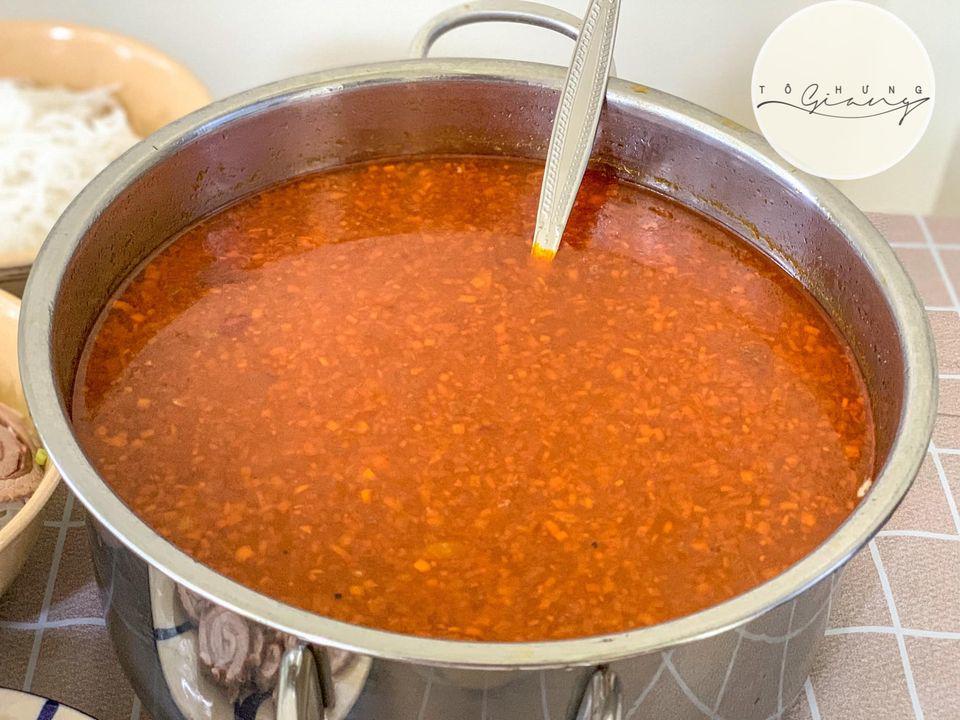 Hotmom Hà Nội mách cách nấu bún bò Huế đầy thịt vừa ngon lại rẻ gấp đôi ngoài hàng-4