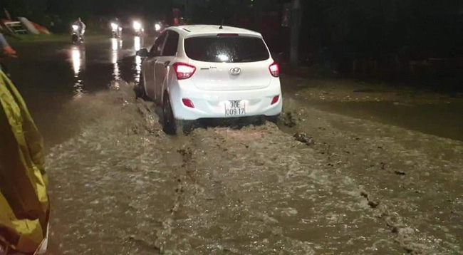 Mẹ bé gái đi xe đạp điện bị tài xế ô tô nghi say xỉn tông chấn thương: Cháu đi học về thì bị tông tổn thương xương đầu gối, bong gân”-3