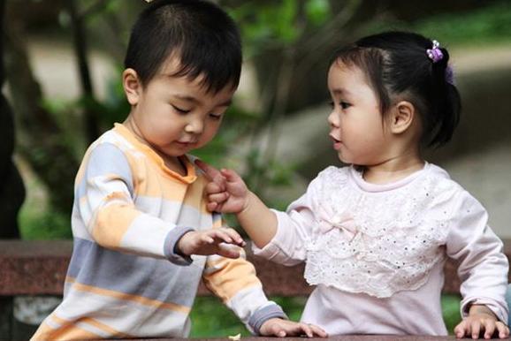 Bà nội hứa sinh cháu trai thưởng 200 triệu, đến khi nhận cháu mặt bà tái nhợt, con dâu thì cười hả hê-4