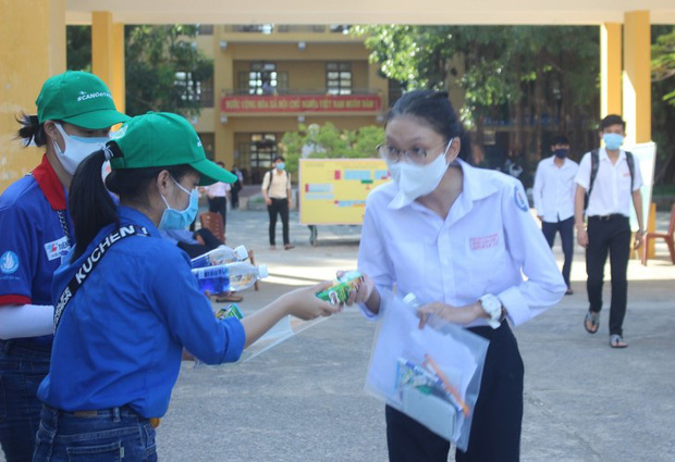 Thi tốt nghiệp THPT đợt 2: Bảo đảm quyền lợi thí sinh thi ghép-2