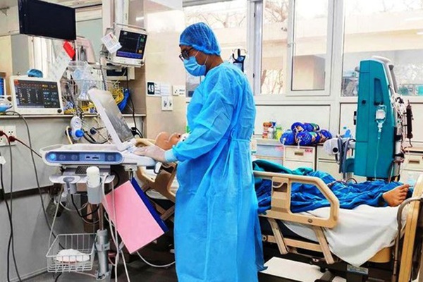 Bệnh nhân 416 đông đặc 2 phổi, nặng hơn cả bệnh nhân 91 phi công người Anh-3