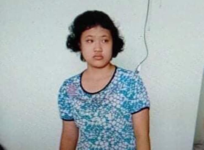 Bé gái 14 tuổi mất tích, camera siêu thị điện máy ghi lại hình ảnh người đàn ông đưa bé tới mua điện thoại-2