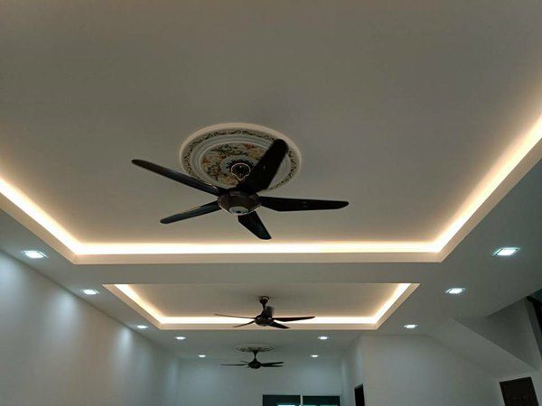 Bạn bè cười nhạo vì lắp quạt trần phòng khách, nhưng khi hiểu ra mới thấy hợp lý vô cùng-1