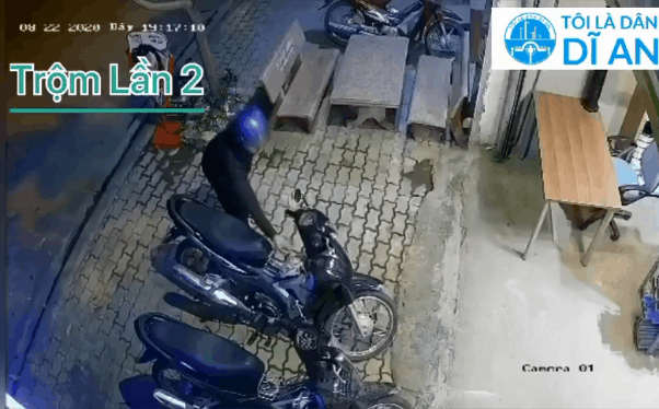 CLIP: Chiếc xe máy 2 lần bị trộm bẻ khóa, phản ứng của gia đình người chủ mới hài hước-1
