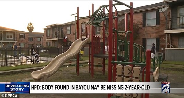 Mẹ bị chỉ trích vì mải nấu đồ ăn khiến con gái 2 tuổi mất tích sau 5 phút chơi một mình, nghi có liên quan đến thi thể cách nhà 30km-2