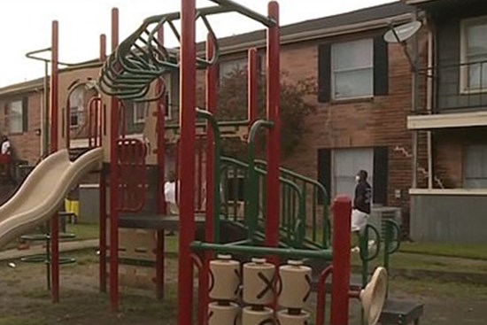 Mẹ bị chỉ trích vì mải nấu đồ ăn khiến con gái 2 tuổi mất tích sau 5 phút chơi một mình, nghi có liên quan đến thi thể cách nhà 30km