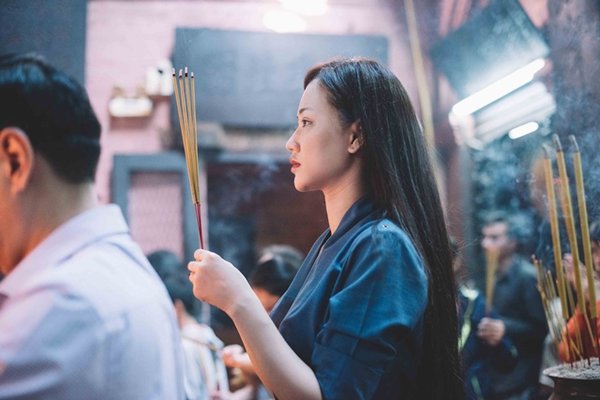 Dù chẳng ai bảo ai nhưng hễ vướng scandal, celeb Việt lại kéo nhau làm việc này-14