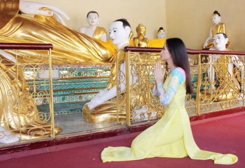 Dù chẳng ai bảo ai nhưng hễ vướng scandal, celeb Việt lại kéo nhau làm việc này-15