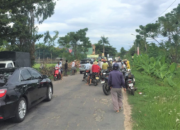 Người phụ nữ chạy xe máy gục chết sau tiếng nổ lớn phát ra từ đống rác-3