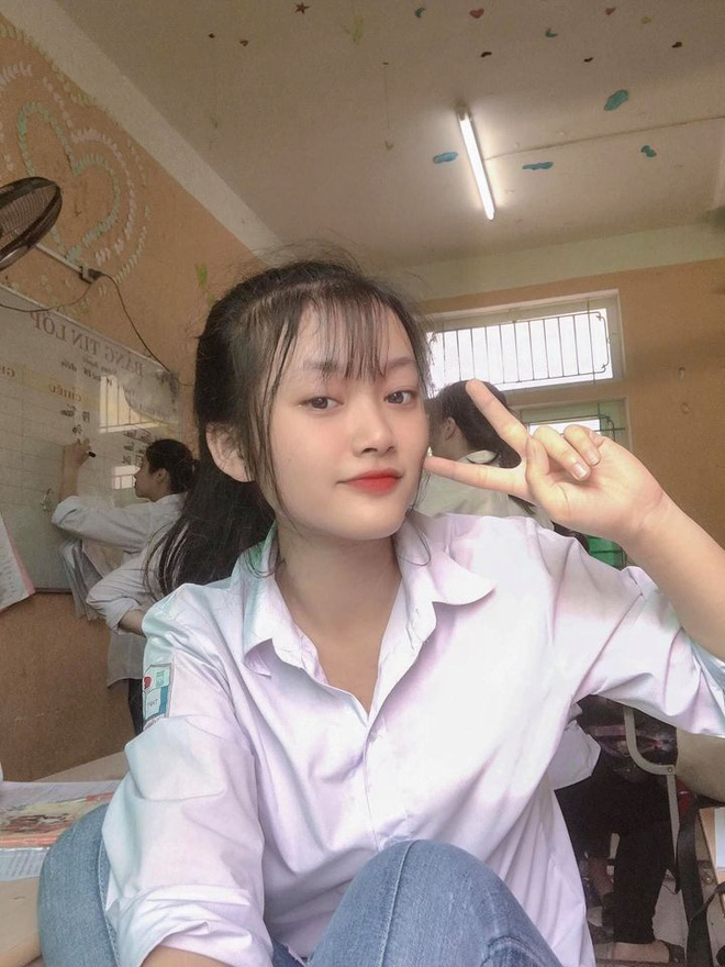 Cô bạn xinh như hot girl đạt 3 điểm 10 thi tốt nghiệp: Bố mất sớm, gia đình cận nghèo, thức học đến 6h sáng-8