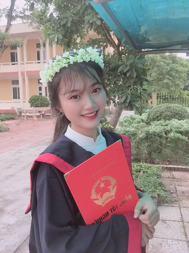 Cô bạn xinh như hot girl đạt 3 điểm 10 thi tốt nghiệp: Bố mất sớm, gia đình cận nghèo, thức học đến 6h sáng-3