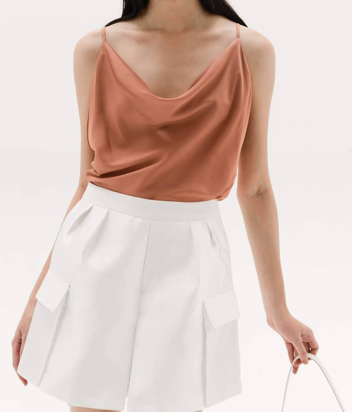 5 items lụa hễ mặc lên là sang cả con người, các cô gái cứ sắm dần thể nào Thu này cũng diện tới bến-1