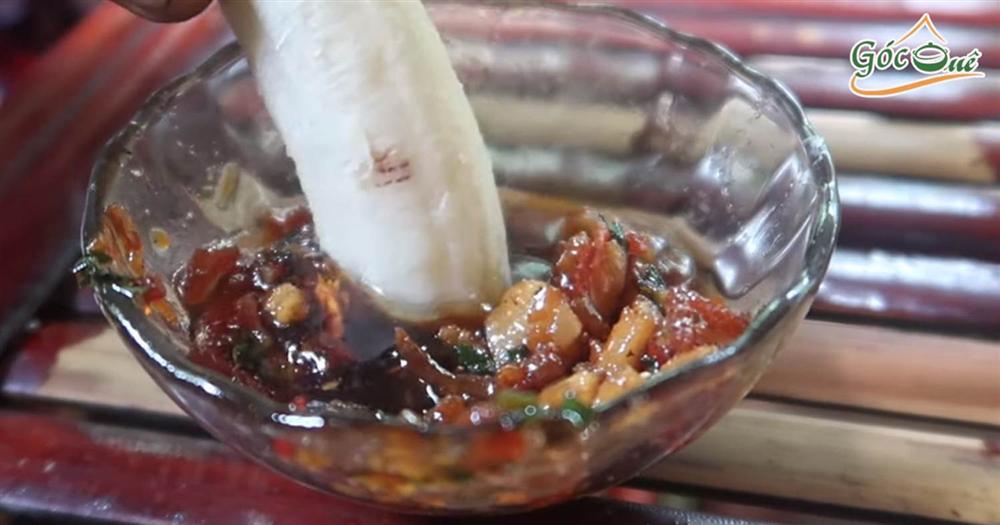 Sống mấy chục năm trên đời nhưng hẳn là bạn chưa khám phá hết cách ăn chuối từ xanh đến chín, cách nào cũng ngon khó cưỡng!-4