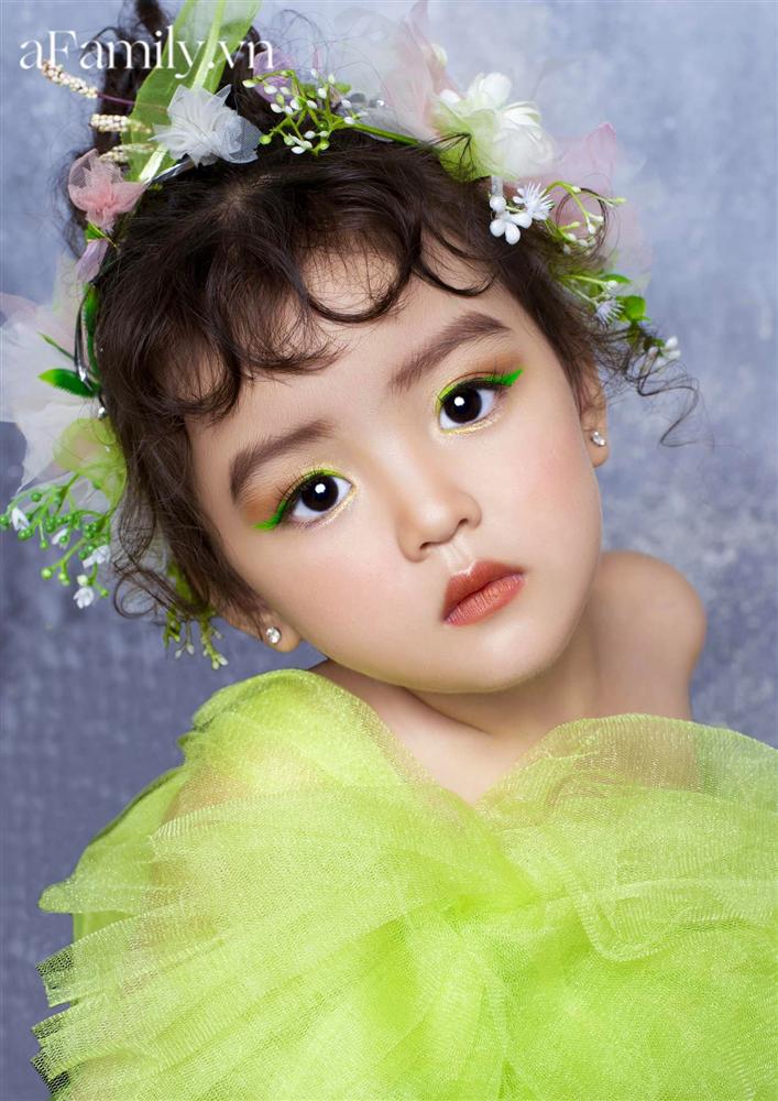 Có con gái thì thích ơi là thích nhưng chắc chắn nhiều mẹ sẽ trải qua cảm giác tức xì khói vì thú vui này của các bé-4