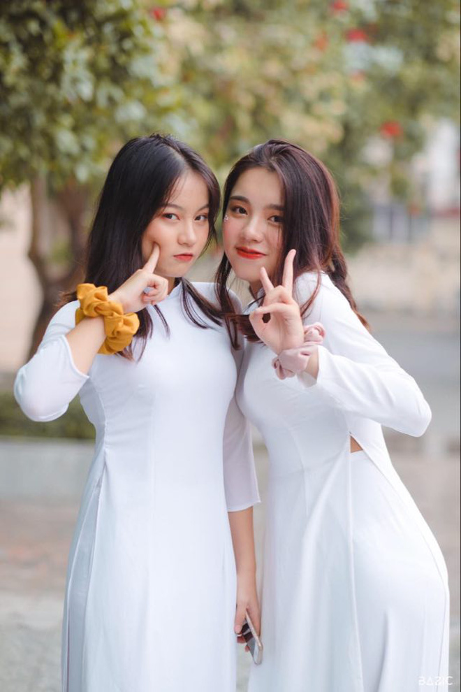 Xuất hiện nữ sinh cực phẩm là Thủ khoa khối D toàn quốc: Toán 10, Anh 10, Văn 9-3