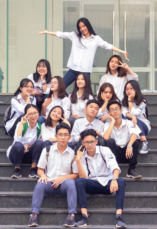 Xuất hiện nữ sinh cực phẩm là Thủ khoa khối D toàn quốc: Toán 10, Anh 10, Văn 9-5