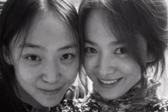 Lâu lâu mới xuất hiện, nhưng sao nhan sắc của Song Hye Kyo lại tiều tụy hơn thế này