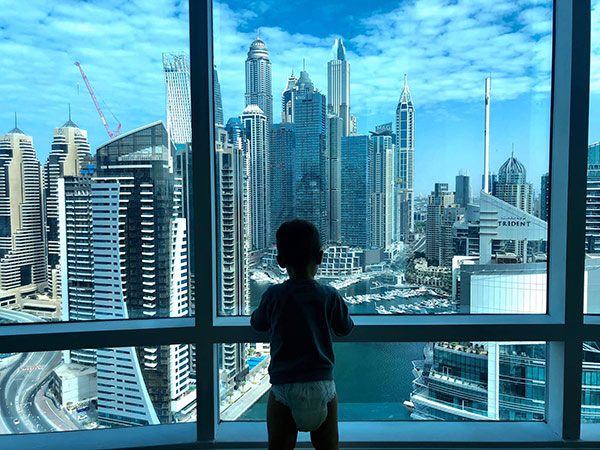 Lấy chồng Tây, Kha Mỹ Vân sang nuôi con ở xứ vàng Dubai, thuê giúp việc cũng mất 17 triệu-7
